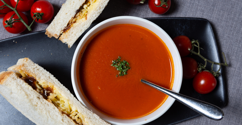 White Lion Hotel: Aldeburgh, Suffolk, soup and a sandwich