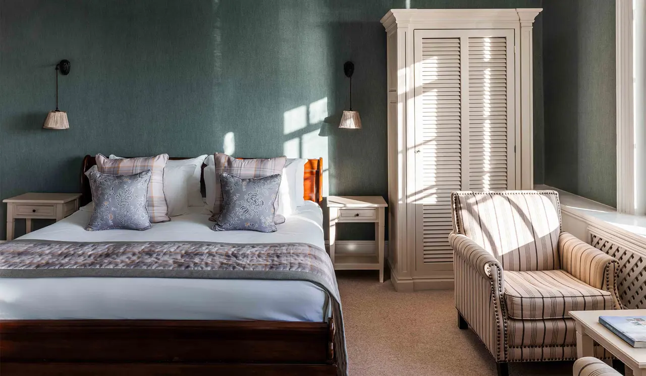 White Lion, Bedroom, Bed