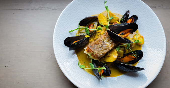 White Lion Hotel: Coastal Hotel in Aldeburgh, Suffolk, roast chicken, roast on the coast